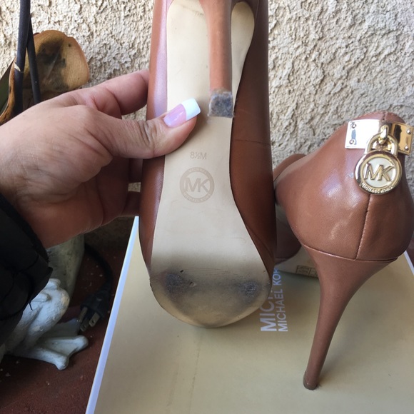MK Heels 👠 - Picture 4 of 8